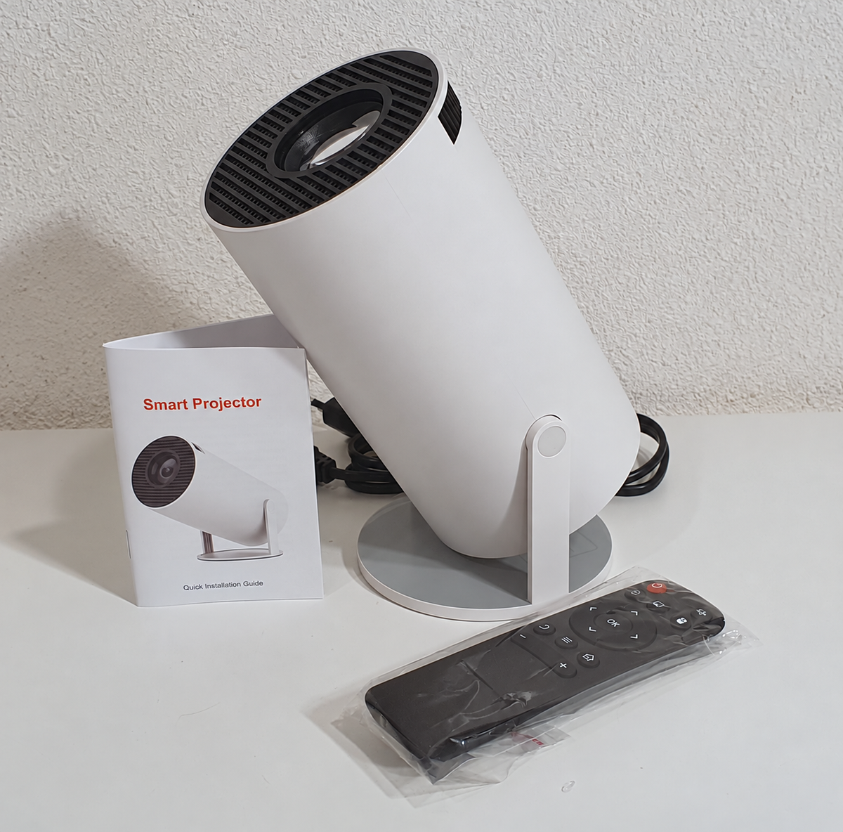 Mini Proyector HY300 con WiFi y Bluetooth – Tu Cine en Casa, Donde Quieras